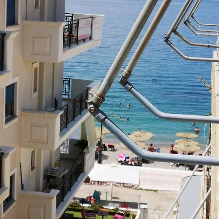 Comfortable Beachfront Apartment Loutraki  Luaran gambar